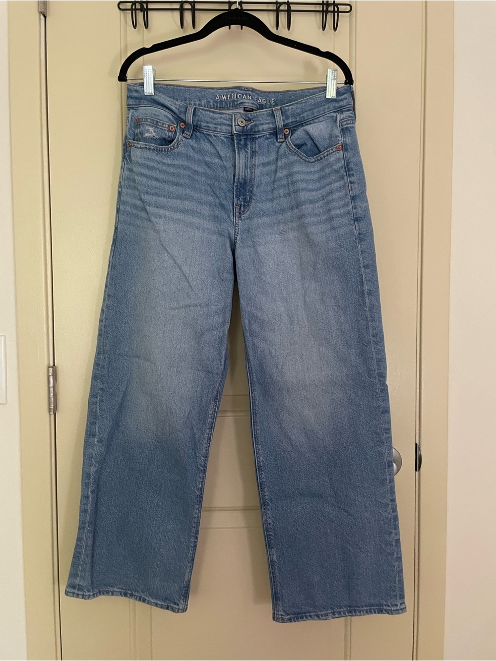American Eagle light wash stovepipe jeans